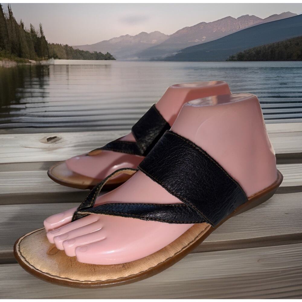 Womens Born Flip Flop Leather Sandals Wide Strap Black Thong Sz 9 M